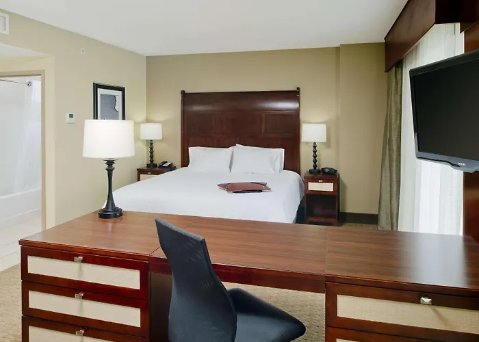 Hampton & Ocean Bayfront-convention Center 3*