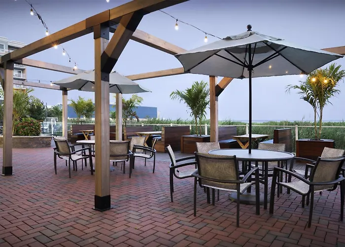 Hampton & Ocean Bayfront-convention Center Hotel