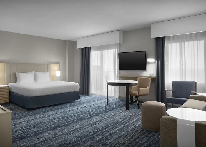 Hampton & Ocean Bayfront-convention Center Hotel