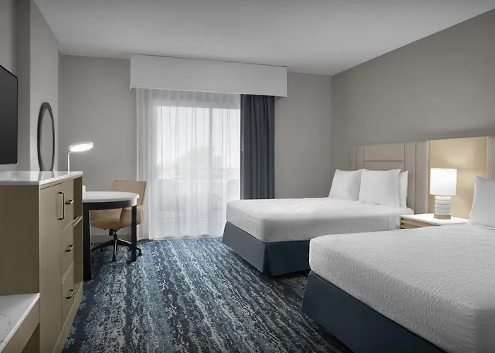 Hotel Hampton & Ocean Bayfront-convention Center