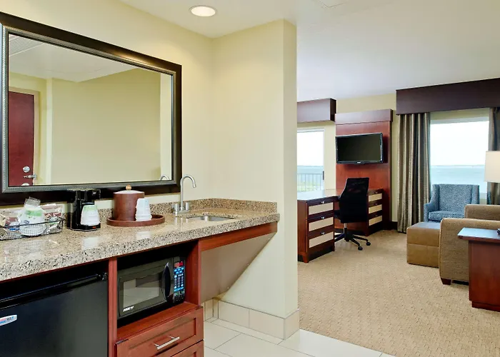 Hotel Hampton & Ocean Bayfront-convention Center 3*