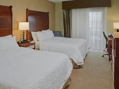 Hotel Hampton & Ocean Bayfront-convention Center